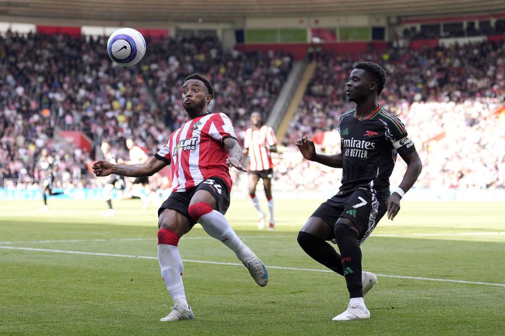 迷失！浓眉一度8中0&全场9中1贡献2分8篮板6助攻